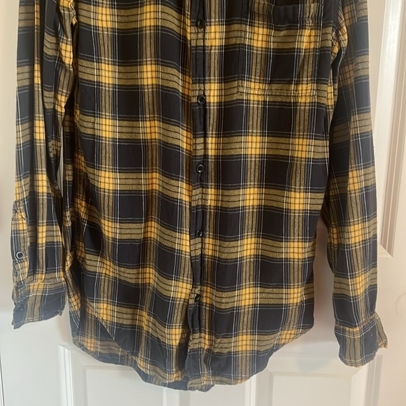 Men's PacSun Black and Yellow Button Up Size Medium Longer Style - Picture 5 of 10